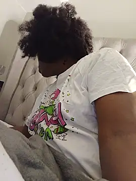 Nattybae009 XXX чат на живо