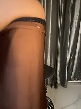DevineDevilQueen's Live XXX Chat