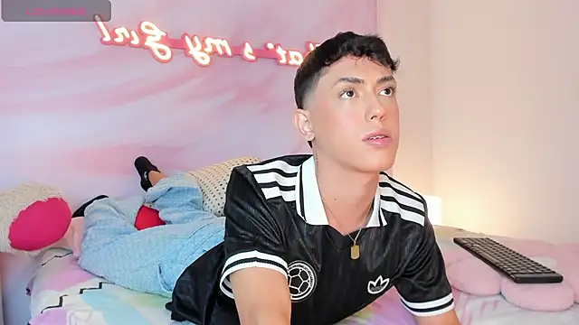 Iam_Caami_ Adlı Modelin Canlı XXX Sohbeti