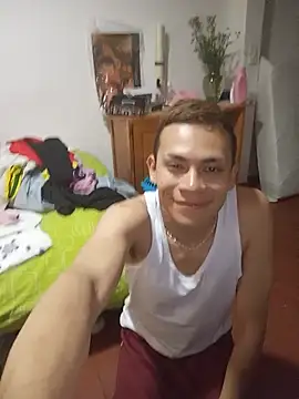 Show modela NekoboiPetiole na web-kameri