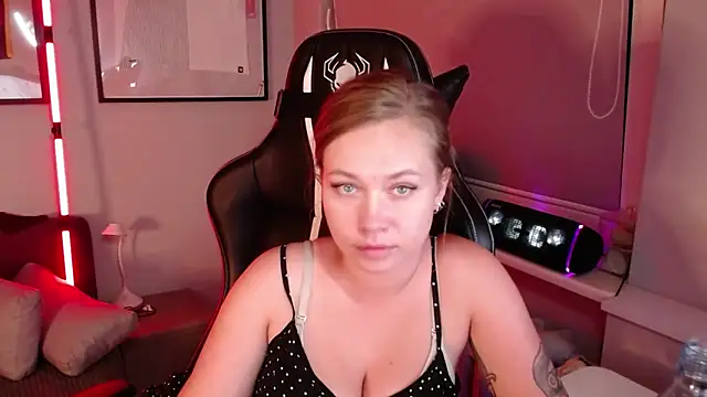 Chat +18 de holly_xglam ao vivo
