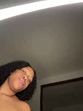 BonnyMolhada webcam show