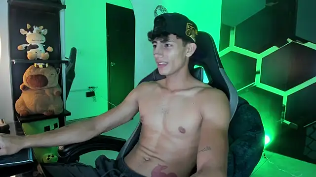 MaxiimoRomano_ élő XXX-chatje