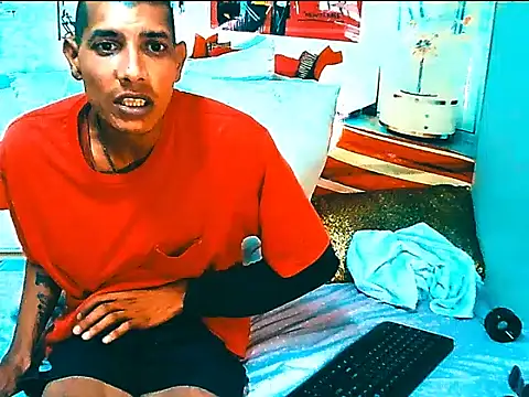IndianSavageMale 网络视讯表演