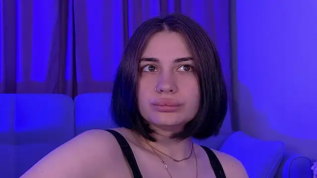 AdrianaToress' Live XXX Chat