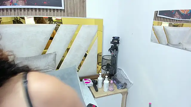 Luna_Naughty1のライブXXXチャット