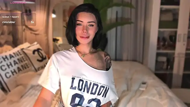 ParisianDoll's Live XXX Chat