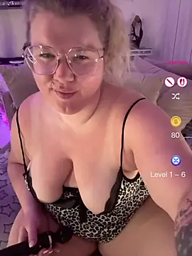 KimberlyCurves' Live XXX Chat