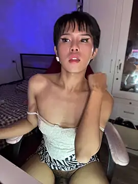 Chat XXX en directo de Plaxxxtique