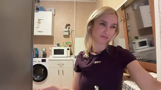 AngelJeni Adlı Modelin Canlı XXX Sohbeti