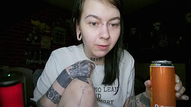 แชท XXX สดของ MoorderxDoll