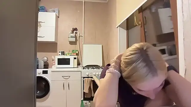 XXX chat uživo modela AngelJeni