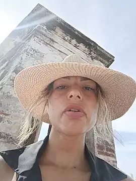 Karolgood3 Adlı Modelin Canlı XXX Sohbeti