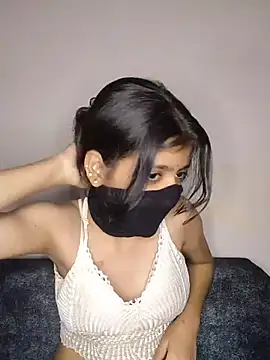 Prihu143 Chat XXX in diretta