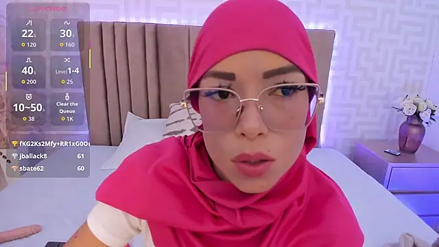 Chat XXX en directo de naishaa_
