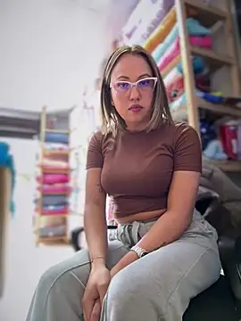 VIOLETA-25_'s Live XXX Chat
