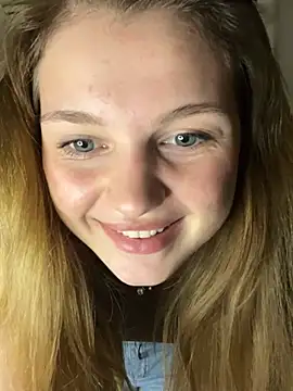 Emaline_Fane 라이브 XXX 채팅
