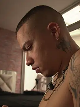 AlphaMasterXxx live XXX chat
