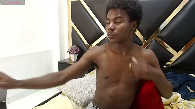 NoahJhonson69's Live XXX Chat