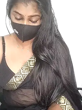 Živý XXX chat Tamil_Azhaghi