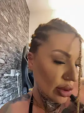 krysstal003 Adlı Modelin Canlı XXX Sohbeti