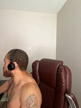 Fathero1time élő XXX-chatje