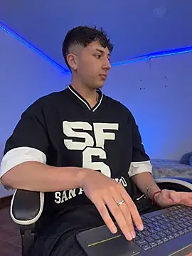 XXX chat uživo modela OLIVER_K