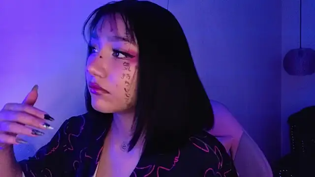 sophiievv Adlı Modelin Canlı XXX Sohbeti