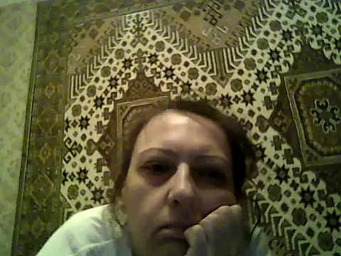 FayInessaKiss Chat XXX in diretta