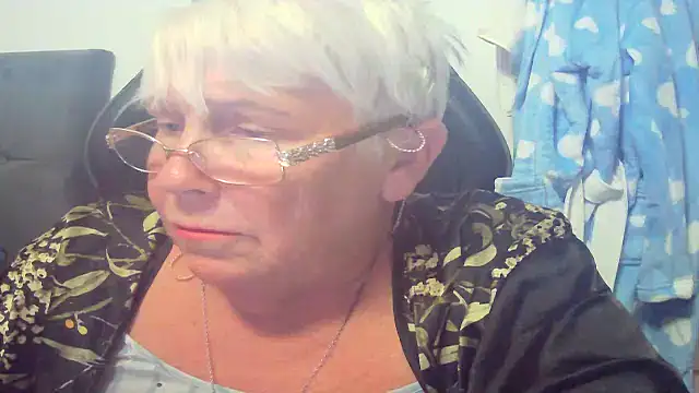 Playful_MILF_Demi 即時 XXX 聊天