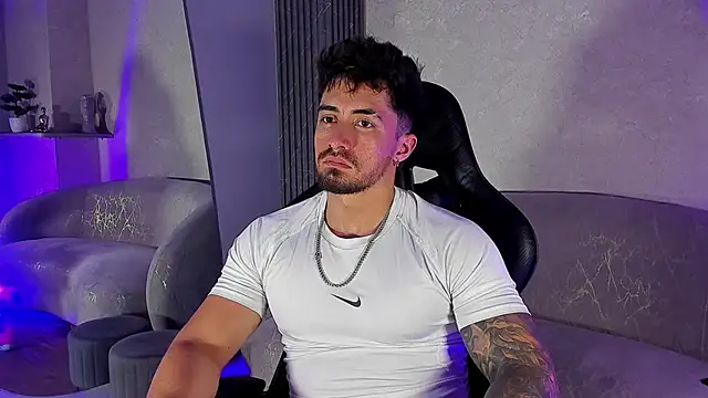 Chat +18 de Brad_Summer ao vivo