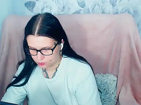 VenomDoll's Live XXX Chat