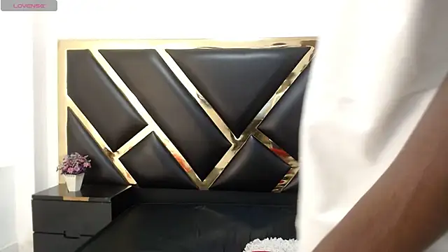 NoahJhonson69 Live XXX-Chat