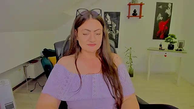 Chat XXX en directo de MistressDarrah