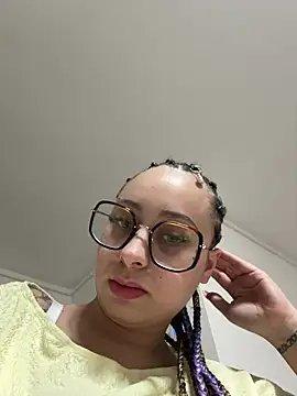 queenlo_xxx Show Webcam