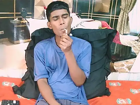 IndianThuggin's Live XXX Chat