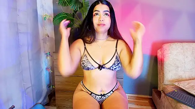 jade_brunnette's Live XXX Chat