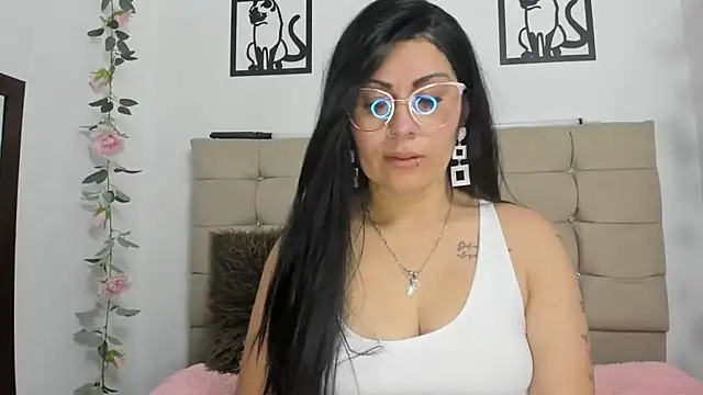 Tania_mature Chat XXX live