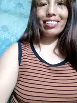 Gummiesu's Live XXX Chat
