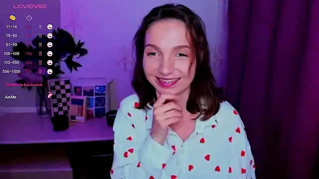 Chat +18 de KindHazelHere_ ao vivo