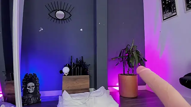 Raven_Witch_'s Live XXX Chat