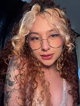 Joyce-fire Live XXX-chat