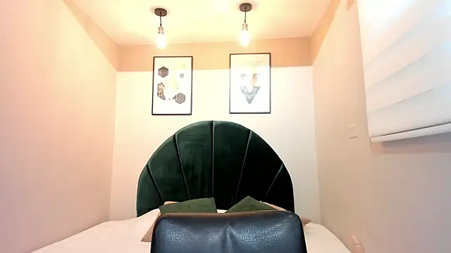 _EmilyJireh_ XXX чат на живо