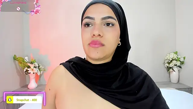 Umarani_ Chat XXX in diretta
