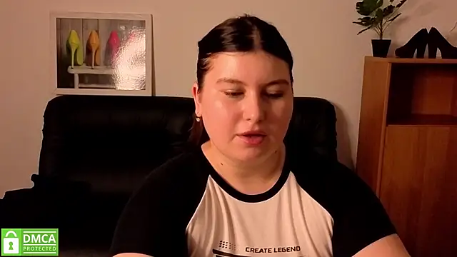 Katina_deeplou4 Adlı Modelin Canlı XXX Sohbeti