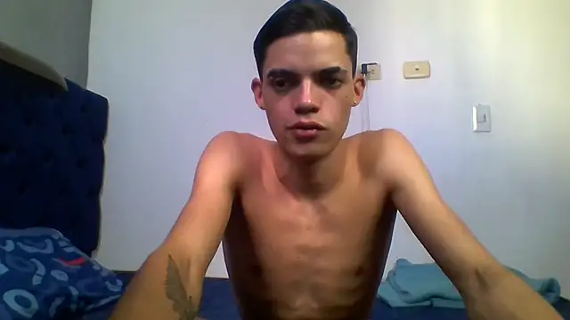 Show modela Latinos_2001 na web-kameri