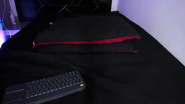 Adrian_Wolf Adlı Modelin Web Kamerası Şovu