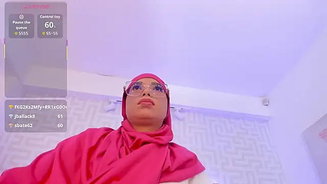 naishaa_ XXX чат на живо