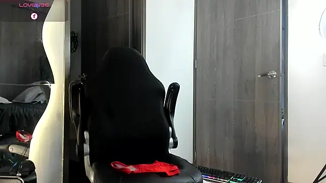 XXX chat uživo modela Dimitri_Bass