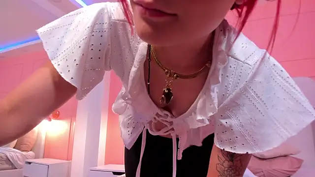 mae_lyra's Live XXX Chat